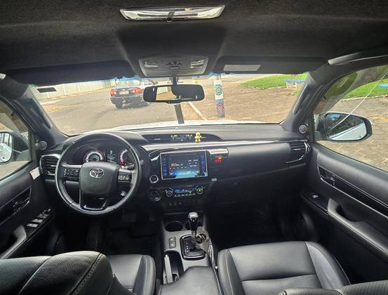 TOYOTA HILUX 2.8 SRX 4X4 CD 16V DIESEL 4P AUTOMÁTICO